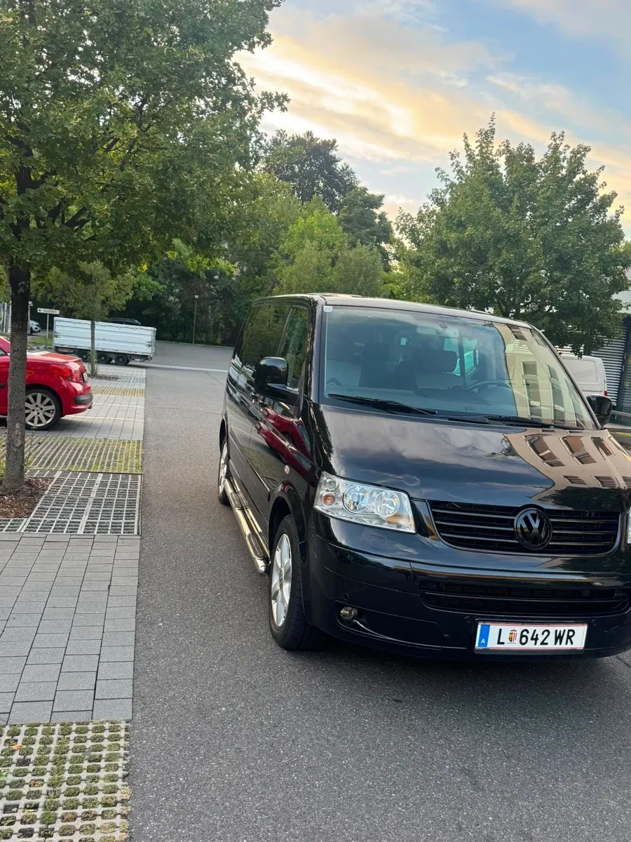 Volkswagen Multivan 2008 photo 2
