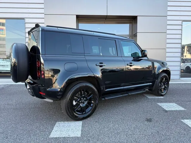 Land Rover Defender 2025 photo 2