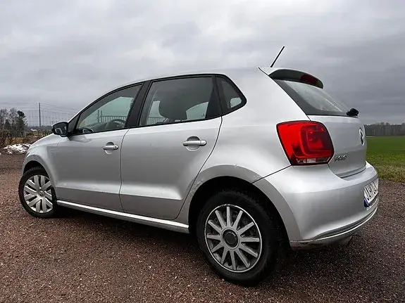 Volkswagen Polo 2010 photo 2