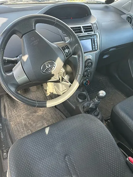 Toyota Yaris 2010 photo 4