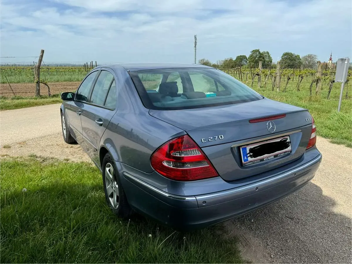 Mercedes-Benz E-Class 2003 photo 3