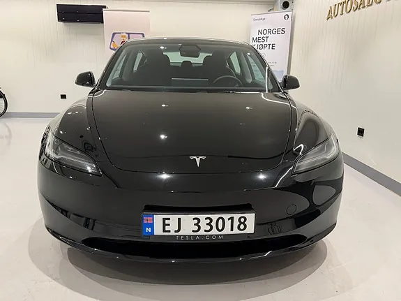 Tesla Model 3 2024 photo 3