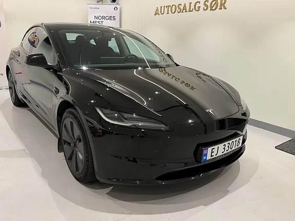 Tesla Model 3 2024 photo 2