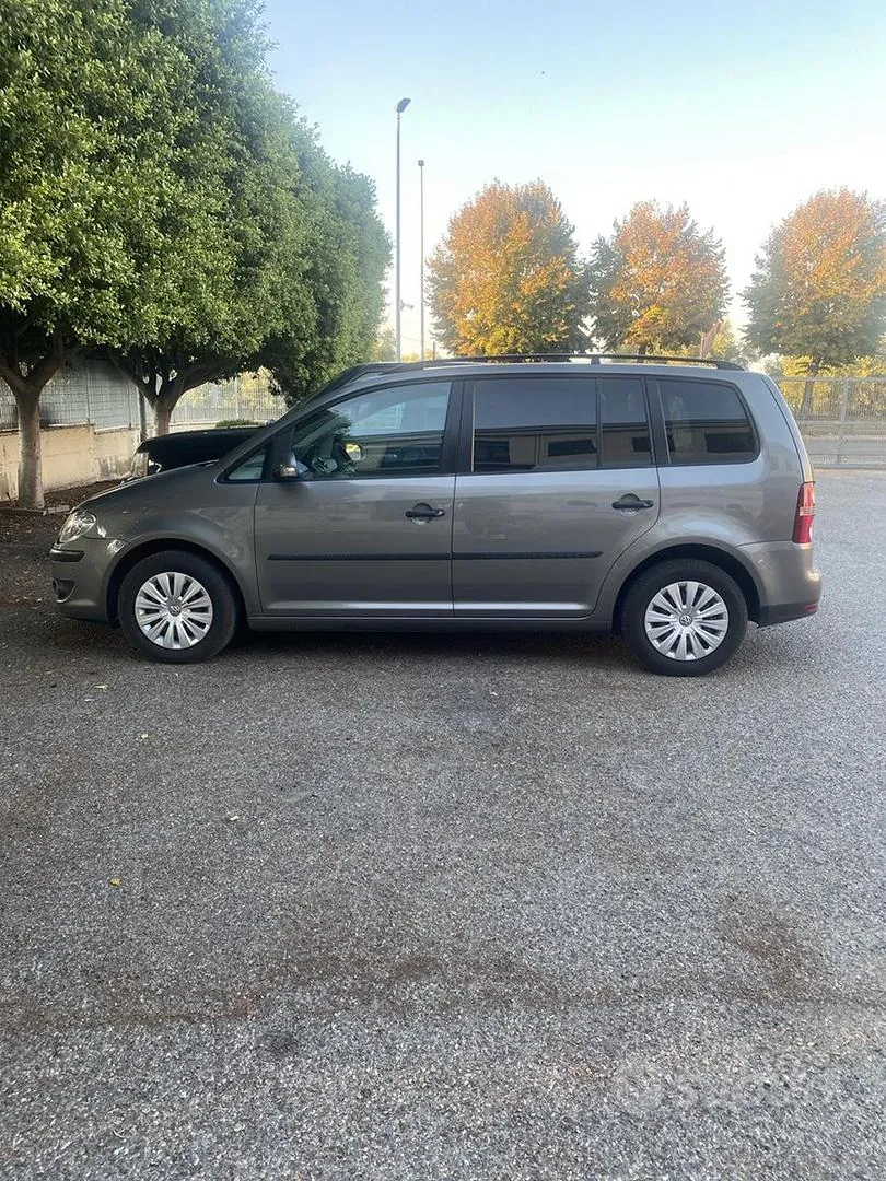 Volkswagen Touran 2007 photo 3