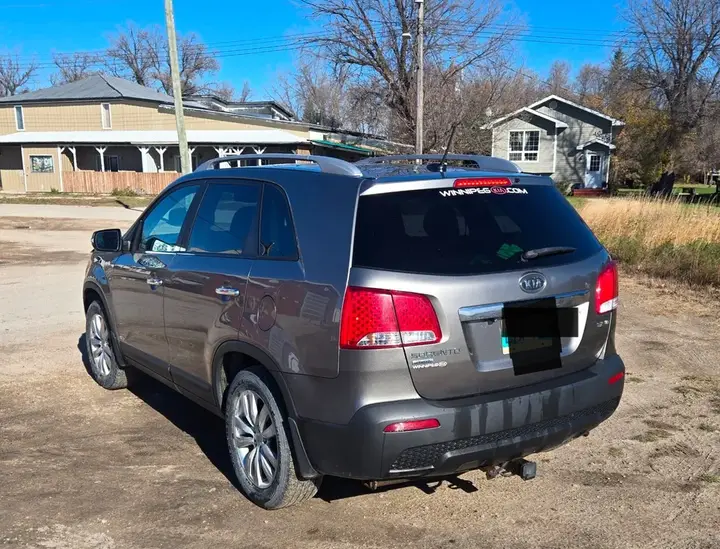 Kia Sorento 2011 photo 2