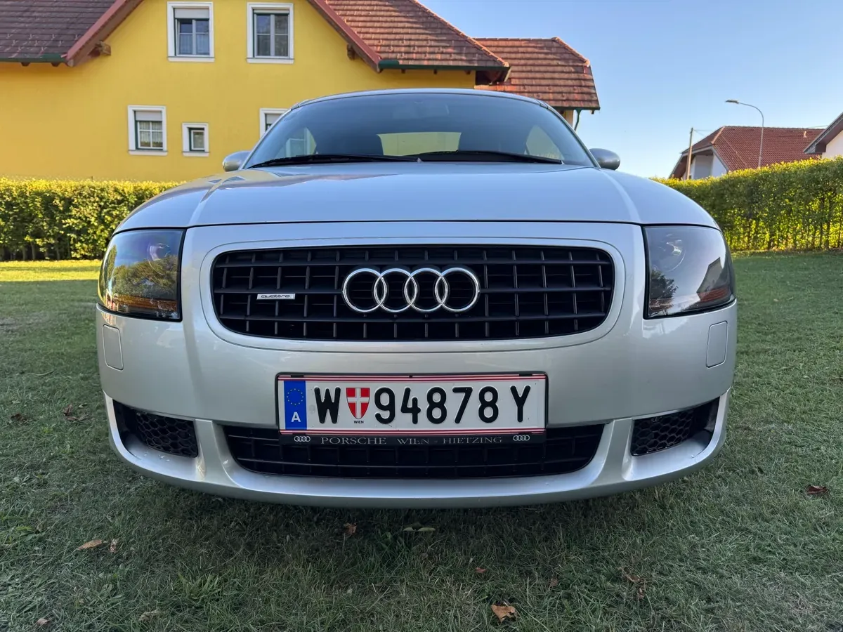 Audi Tt 1999 photo 2