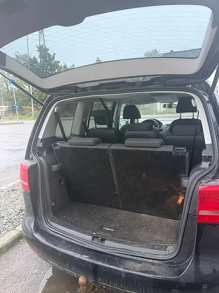 Volkswagen Touran 2011 photo 5
