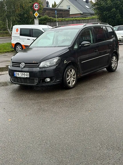 Volkswagen Touran 2011 photo 4