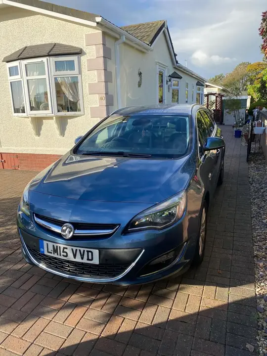 Vauxhall Astra 2015 photo 2