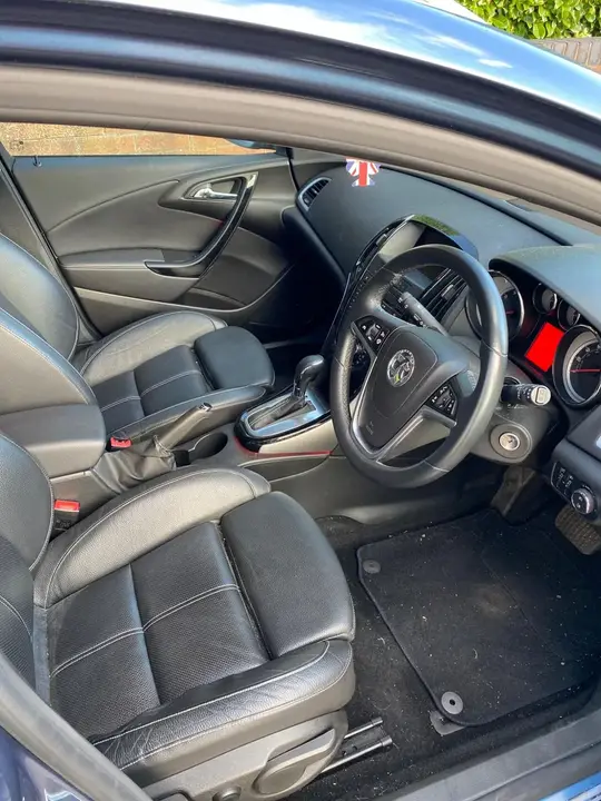Vauxhall Astra 2015 photo 4