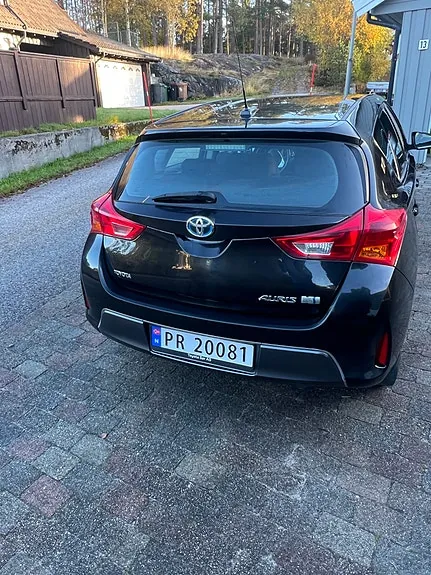 Toyota Auris 2013 photo 2
