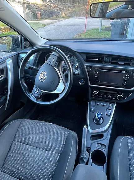 Toyota Auris 2013 photo 5