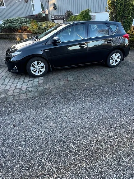 Toyota Auris 2013 photo 3