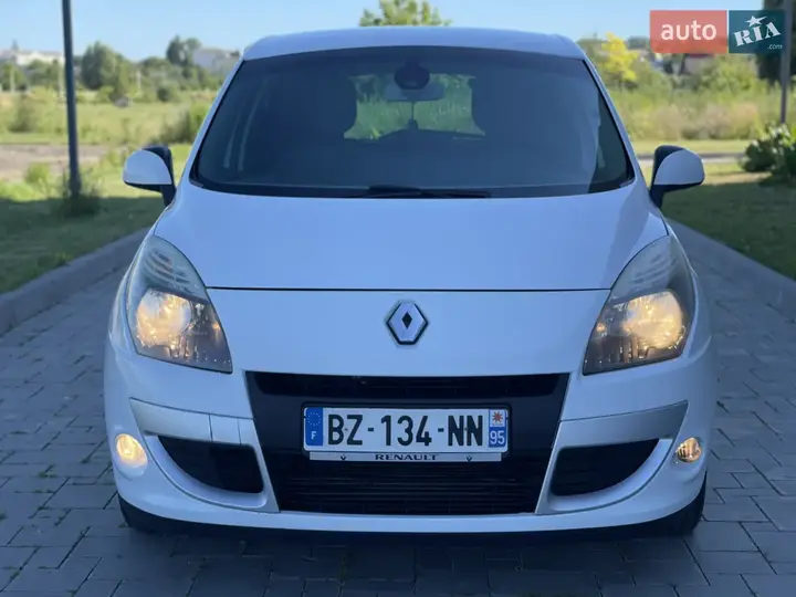 Renault Scenic 2012 photo 5
