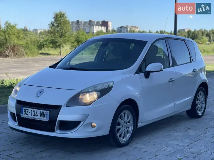 Renault Scenic 2012 photo 4