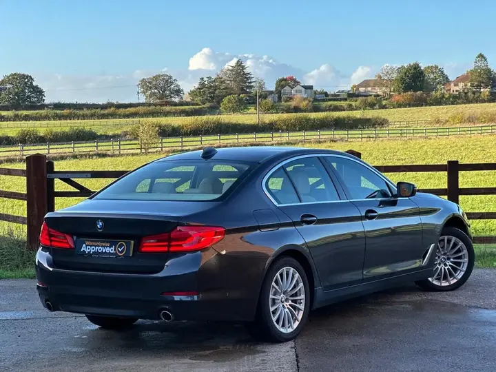 BMW 5 Series 2019 photo 4