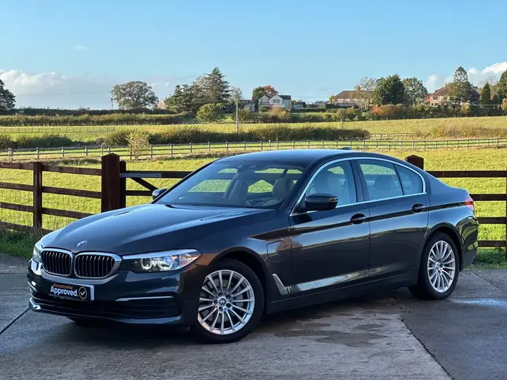 BMW 5 Series 2019 photo 5