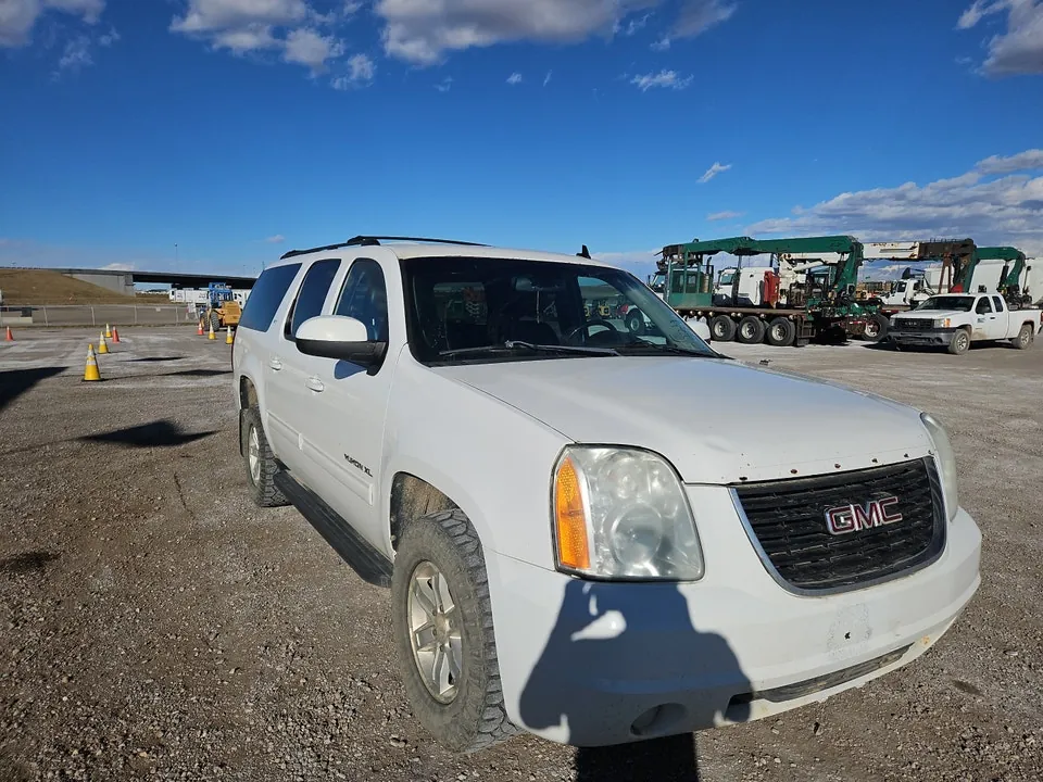 GMC Yukon Xl 2012 photo 2