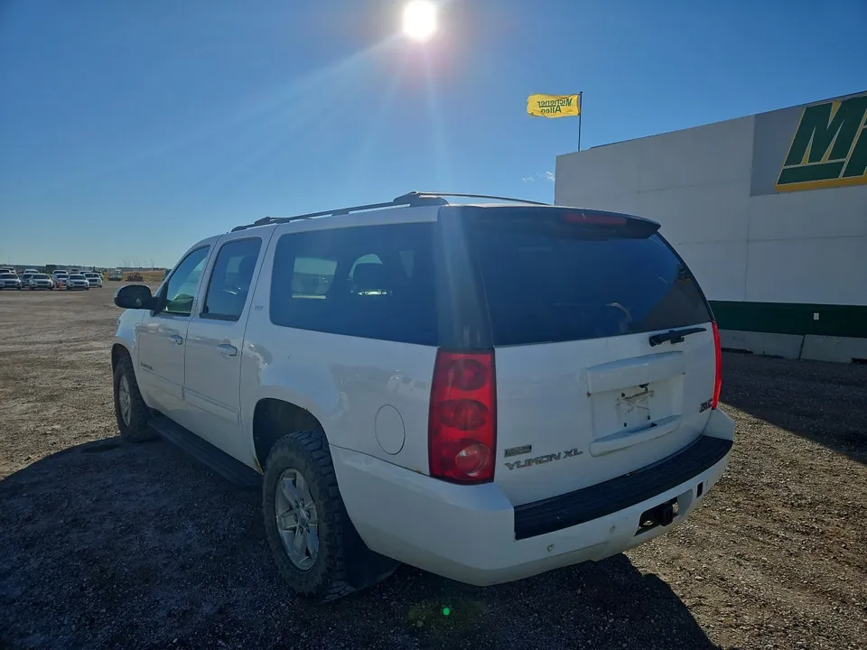 GMC Yukon Xl 2012 photo 3