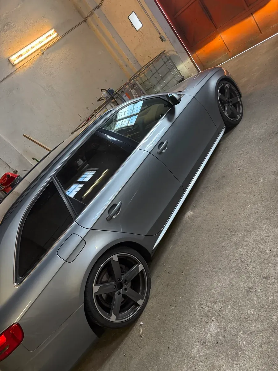 Audi A4 2009 photo 3