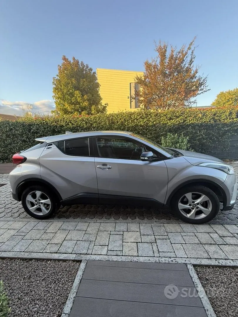 Toyota Chr 2017 photo 3