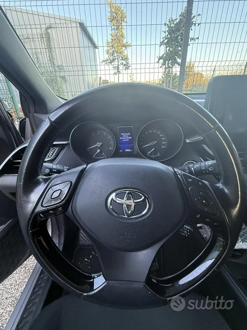 Toyota Chr 2017 photo 5