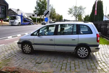 Opel Zafira 2003 photo 2