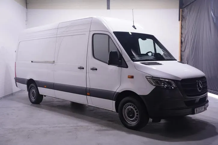 Mercedes-Benz Sprinter 2024 photo 2