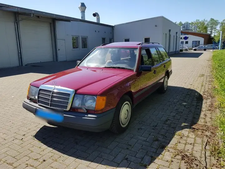 Mercedes-Benz 220