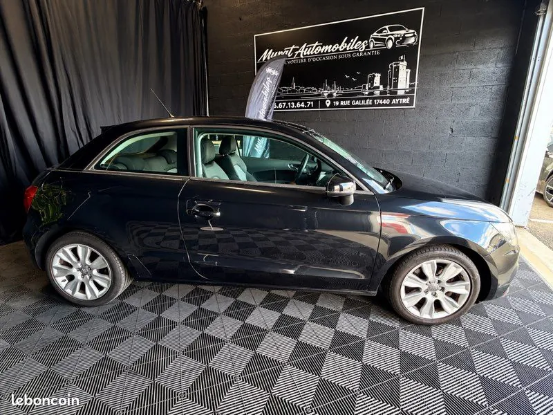 Audi A1 2010 photo 3