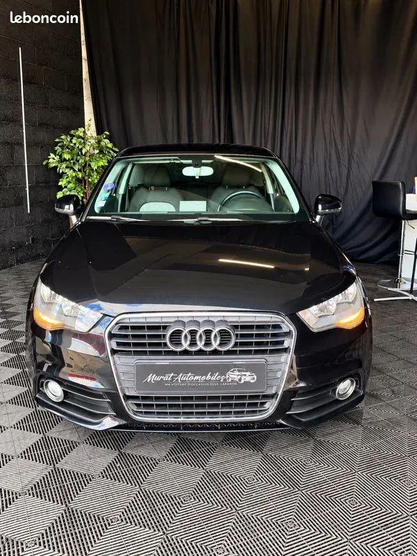 Audi A1 2010 photo 2