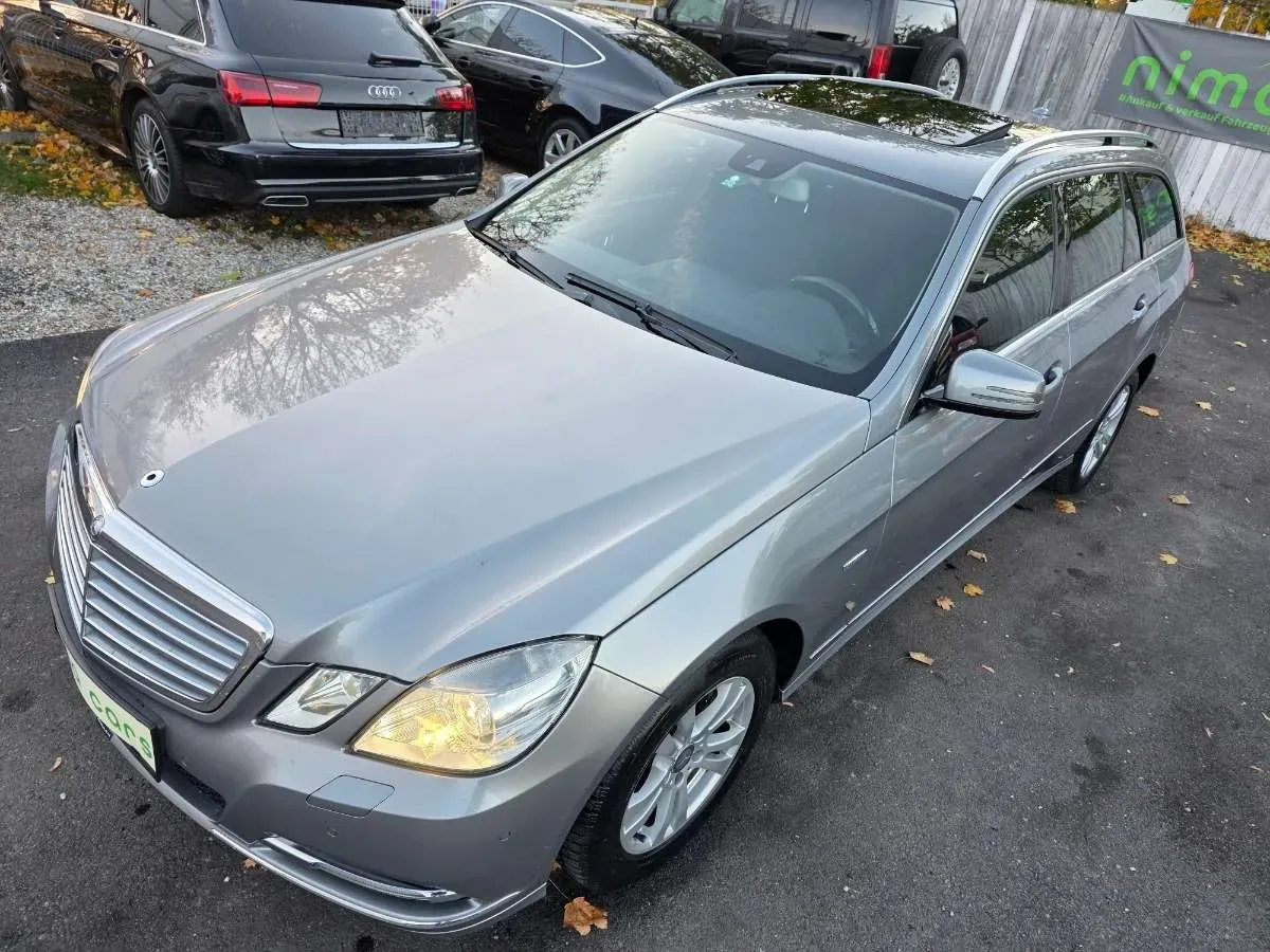 Mercedes-Benz E-Class 2011 photo 3