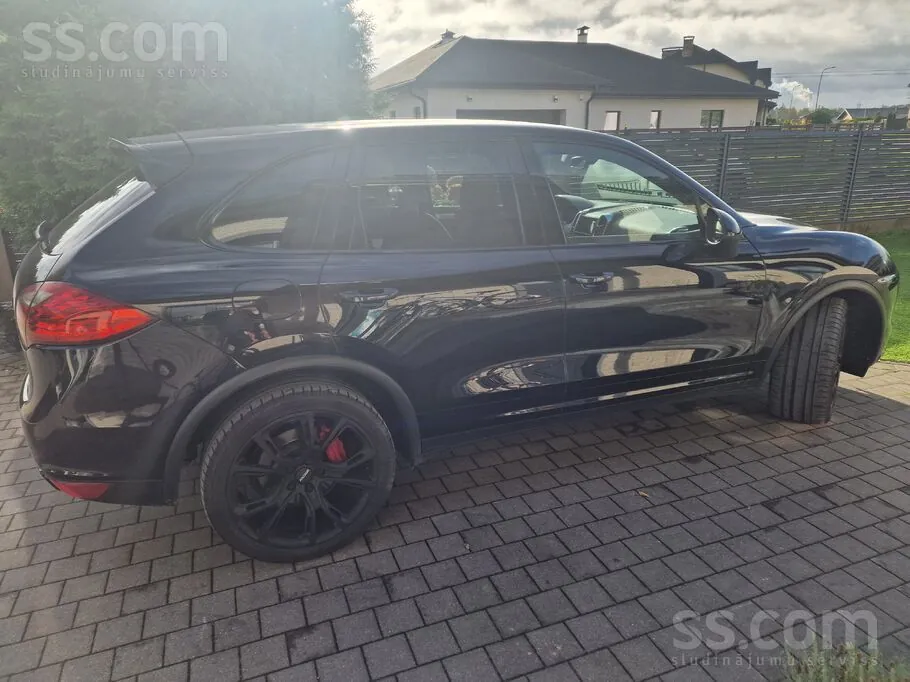 Porsche Cayenne 2011 photo 3