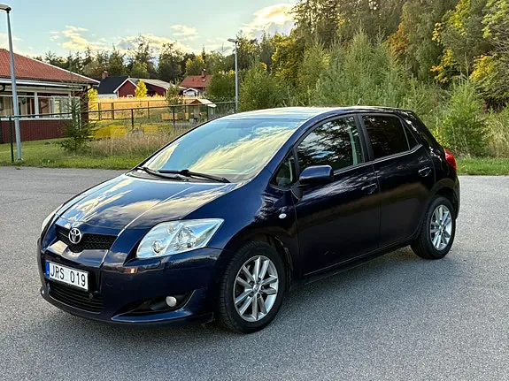 Toyota Auris 2009 photo 2
