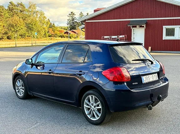 Toyota Auris 2009 photo 4