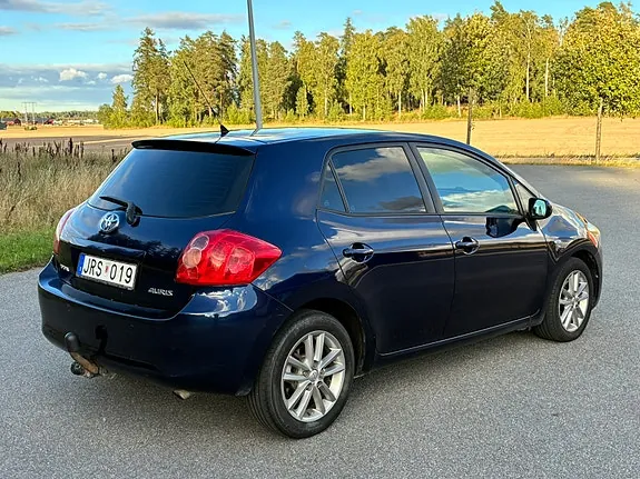 Toyota Auris 2009 photo 5