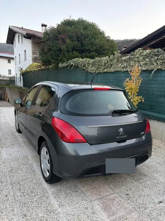Peugeot 308 2012 photo 2