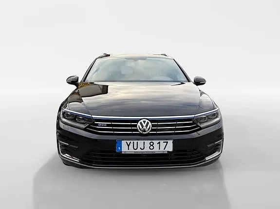 Volkswagen Passat 2018 photo 2