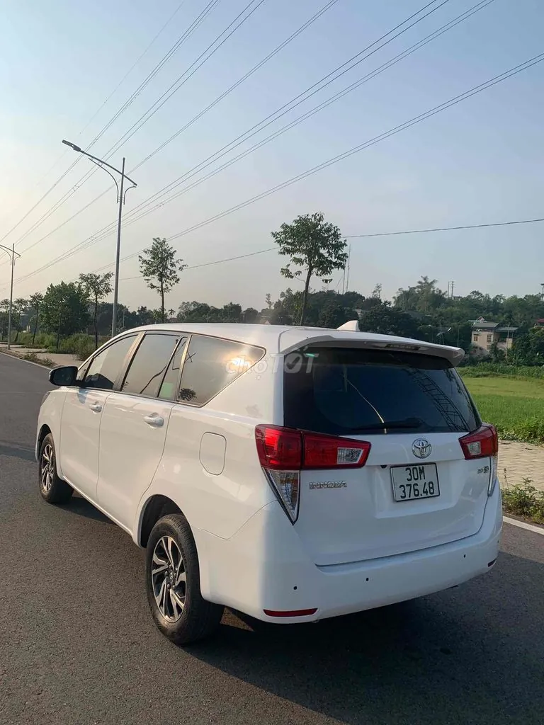 Toyota Innova 2022 photo 3
