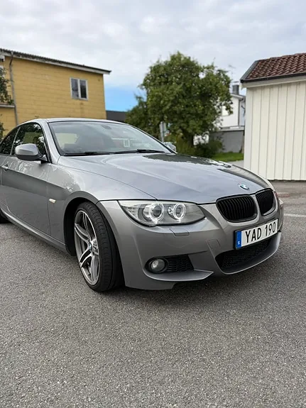 BMW 320I 2012 photo 2