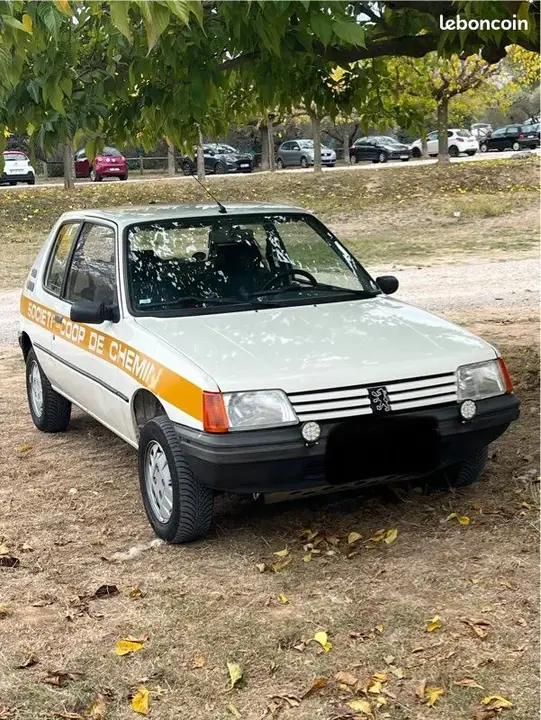Peugeot 205