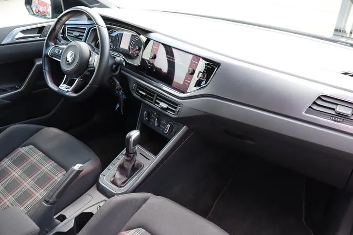 Volkswagen Polo 2020 photo 2