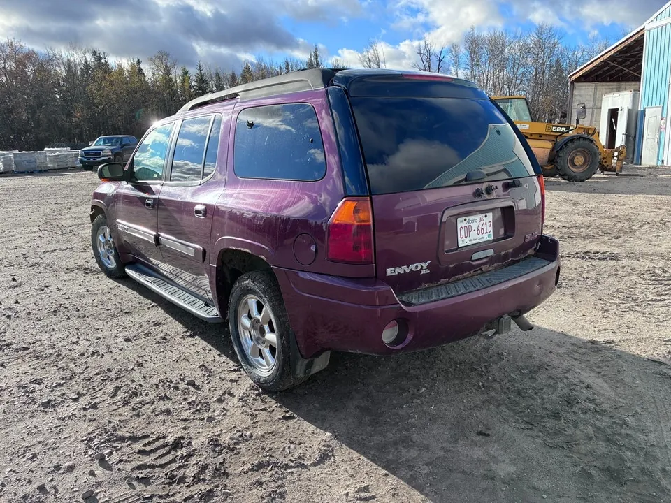 GMC Envoy 2003 photo 3