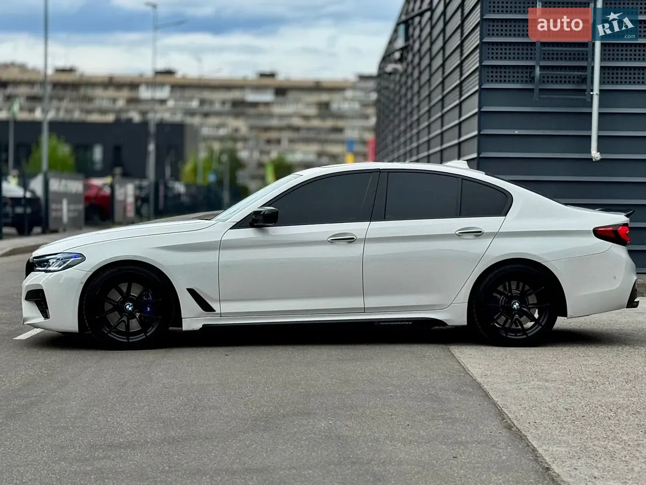 BMW 5 Series 2017 photo 3
