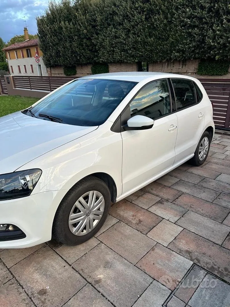 Volkswagen Polo 2014 photo 2