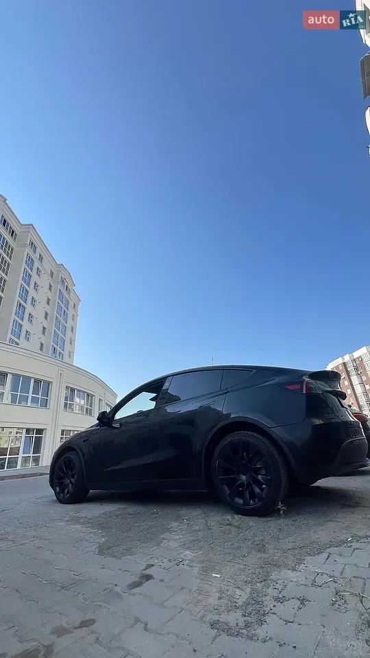 Tesla Model Y 2023 photo 5
