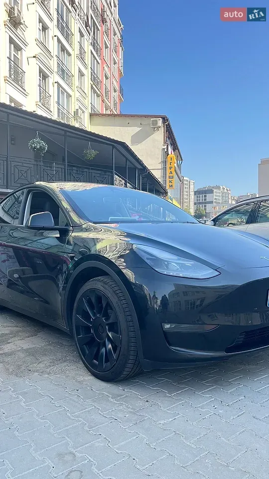 Tesla Model Y 2023 photo 3