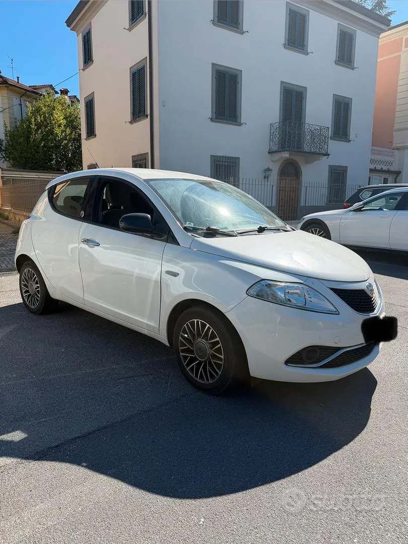 Lancia Ypsilon
