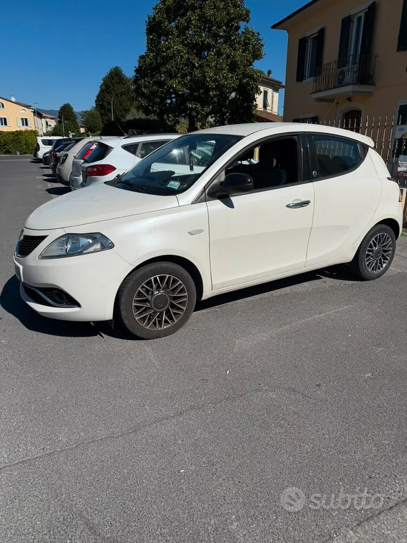 Lancia Ypsilon 2015 photo 3