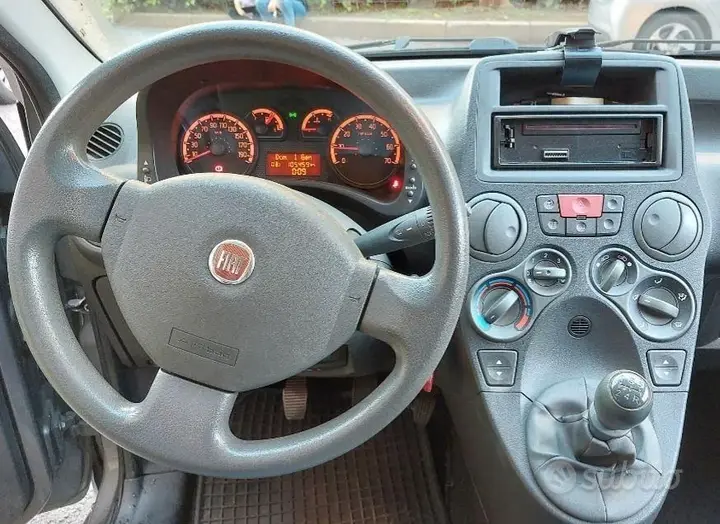 Fiat Panda 2011 photo 2